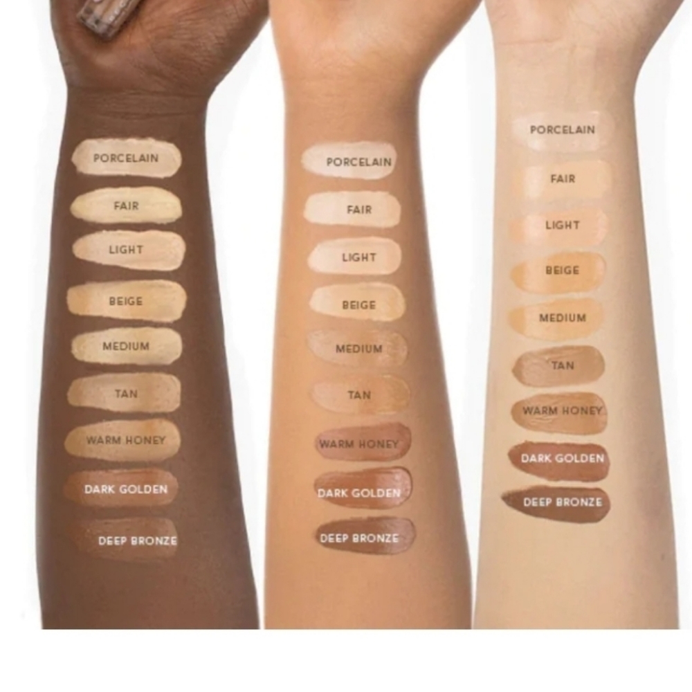 Becca Aqua Luminous Perfecting Foundation in Dark Golden - Picture 5 of 5